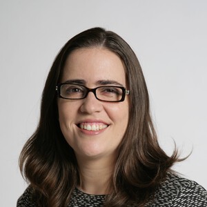 Dr. Isabela Lins Cardim